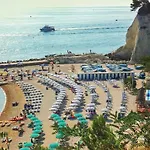 Amazing In Belvedere Fogliense